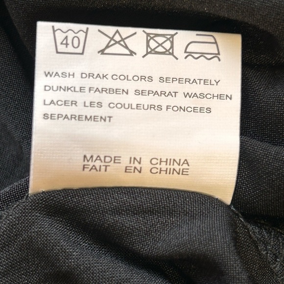 Elegant Black Lace Chemise with A-Line Silhouette - Picture 8 of 9